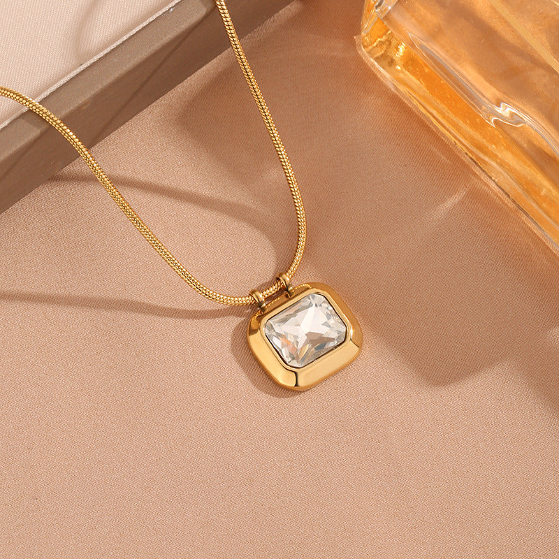 White Diamond Pendant Necklace – 18K Gold Plated Clavicle Chain