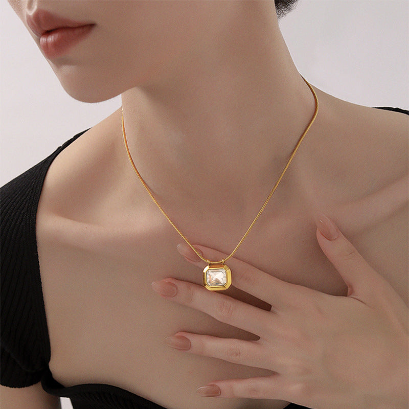 White Diamond Pendant Necklace – 18K Gold Plated Clavicle Chain