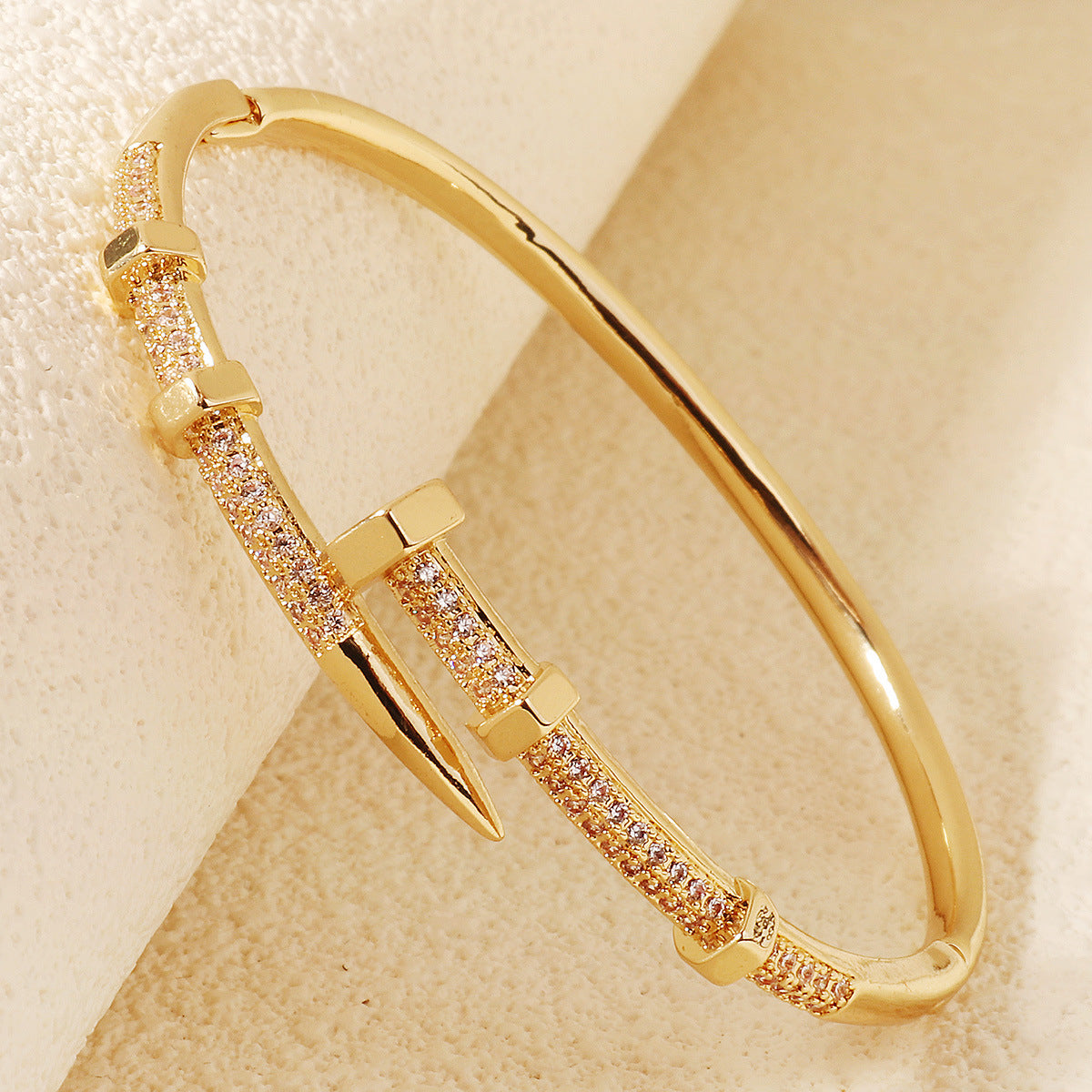 18K Gold-Plated Luxury Zircon Nail Bracelet – Diamond-Studded Clasp