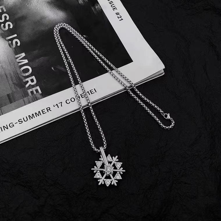 Winter in Motion — Titanium Steel Rotating Snowflake Pendant Necklace